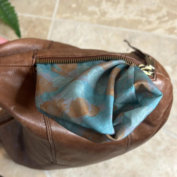Hobo International Distressed Shoulder Bag - Picture 6 of 16